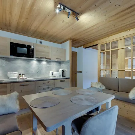 Apartment Renove Au Coeur De - 1 + Coin Montagne, Balcon Sud, Parking Inclus - Fr-1-567-95 Val-d'Isere
